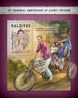 Мальдивы, 2018. (mld18404) Известные актрисы, Одри Хепберн (мл+блок)   