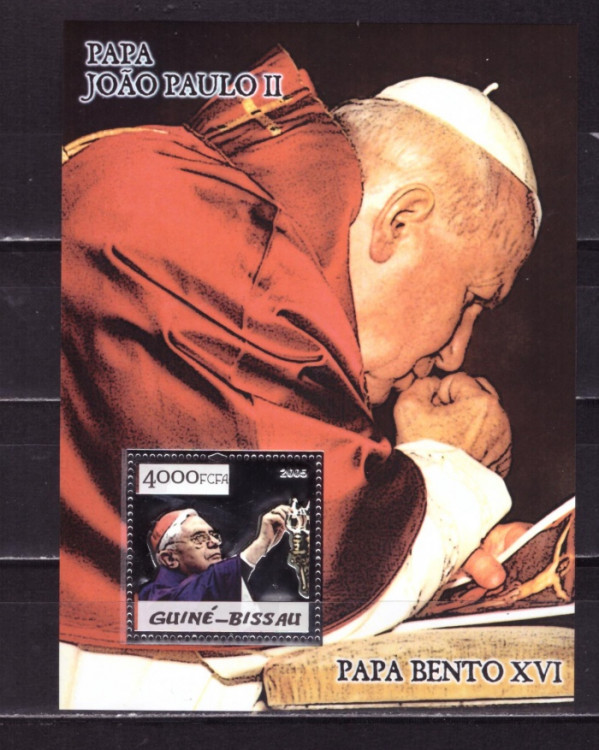 Гвинея-Биссау, 2005. (5005) Папа Иоанн Павел II (мл, фольга, серебро)