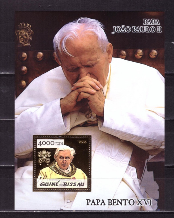 Гвинея-Биссау, 2005. (5006) Папа Иоанн Павел II (мл, фольга, золото) 